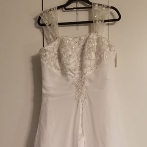 David's Bridal A-Line Wedding Gown w/ Cap Sleeves